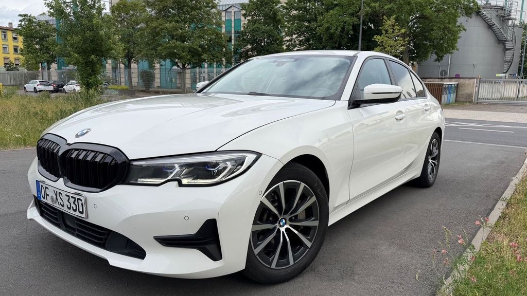 Image of BMW 330