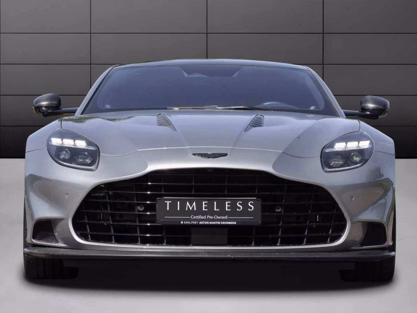 Aston Martin Vanquish Coupe