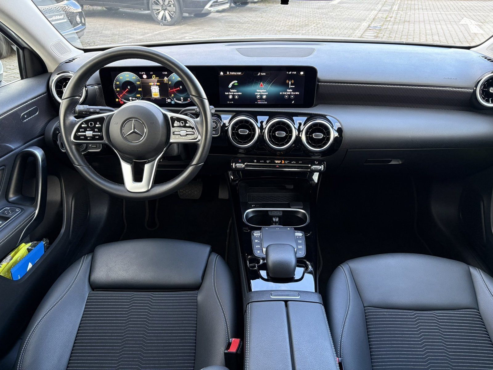 Fahrzeugabbildung Mercedes-Benz A 180 PROGRESSIVE*LED*CARPLAY*ASSISTENTSSYSTEME