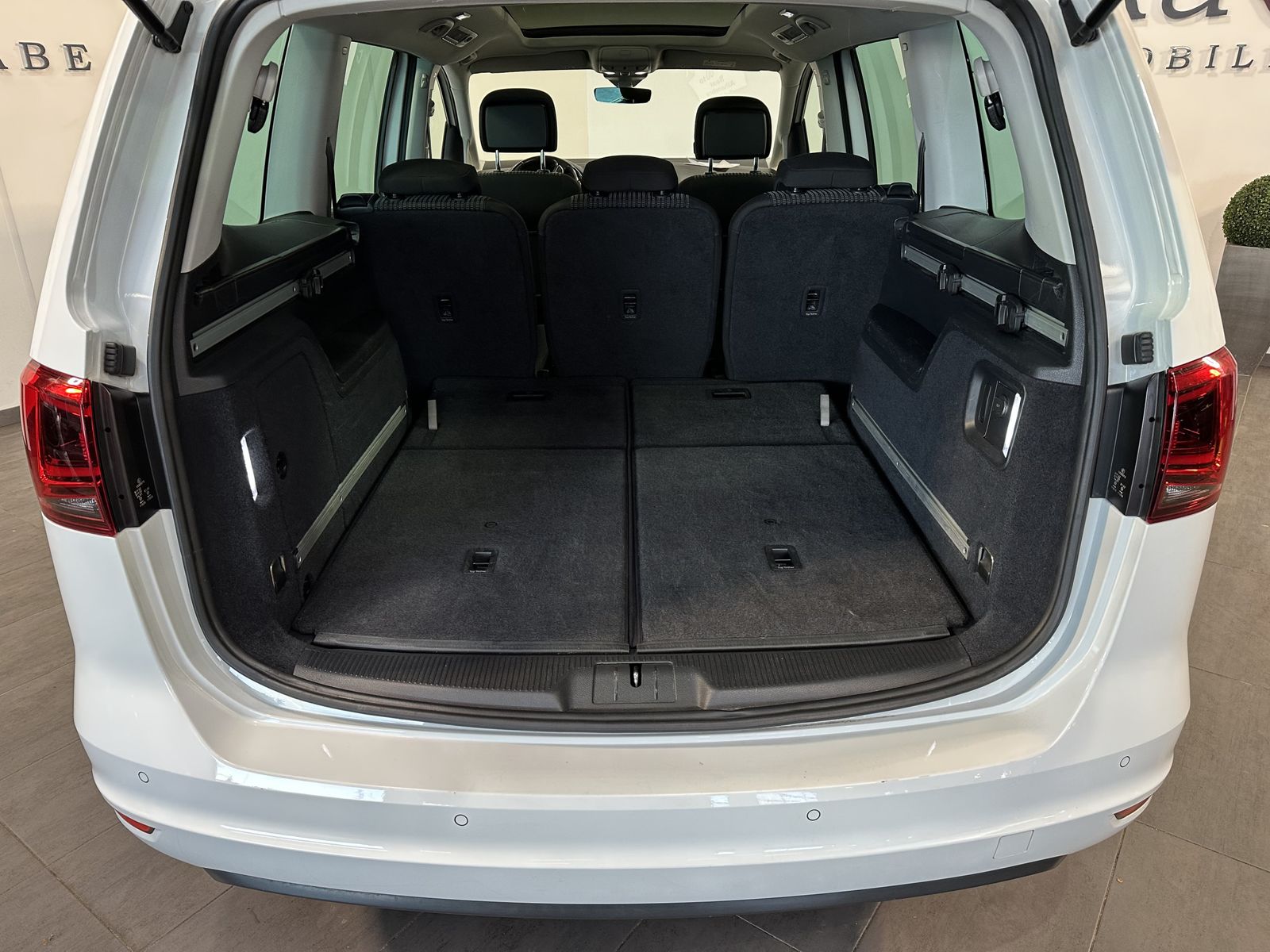 Fahrzeugabbildung SEAT Alhambra 1.4 TSI Style 7-Sitzer NAV+XEN+PANO+KAM