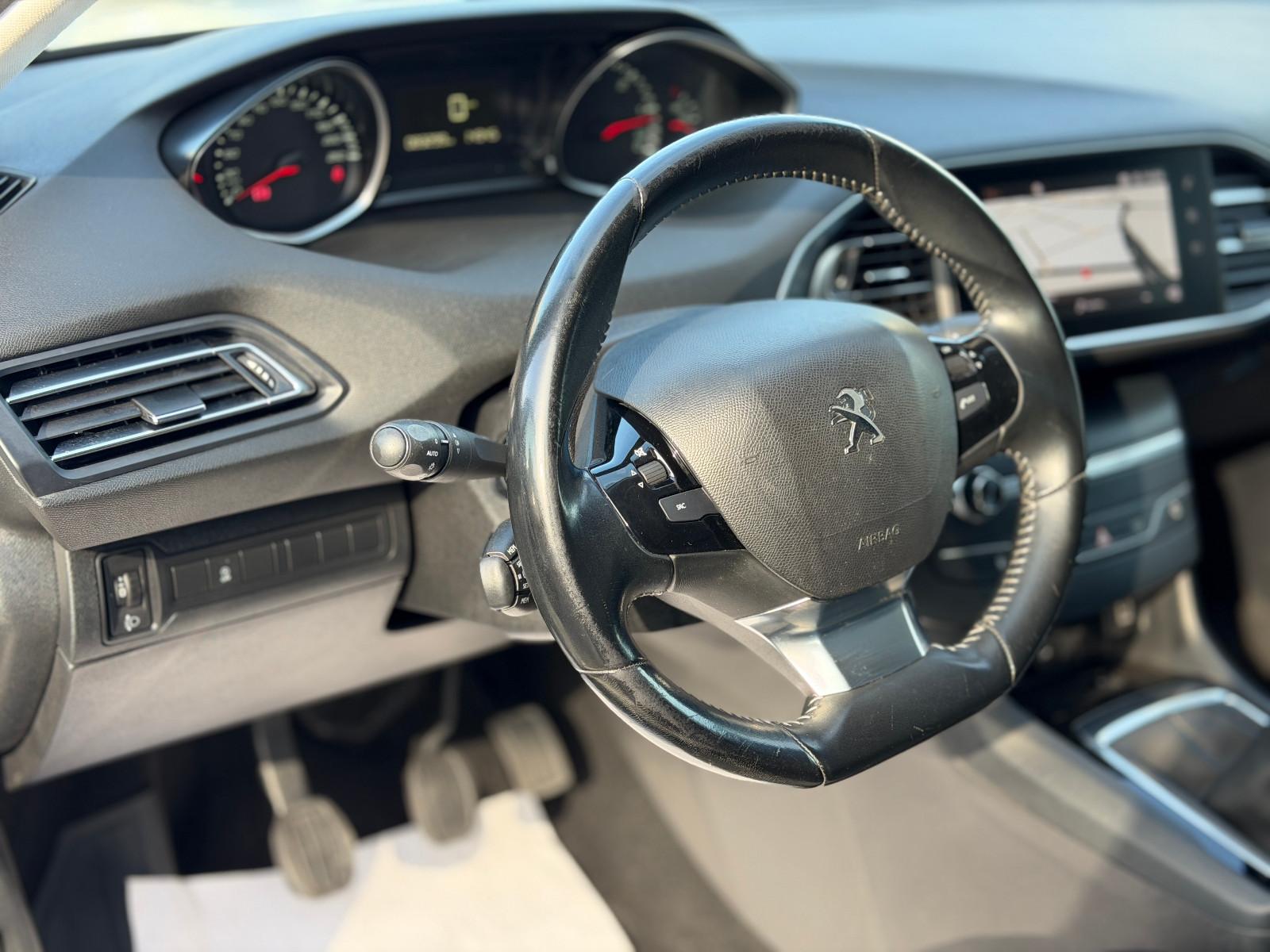 Peugeot 308 SW LED Navi PDC CarPlay Shz 8xAlu, миниатюра 3