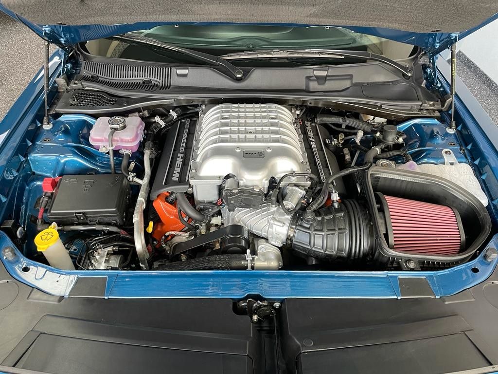 Fahrzeugabbildung Dodge CHALLENGER SRT HELLCAT-ALCANTARA-CARBON-1.HAND!!