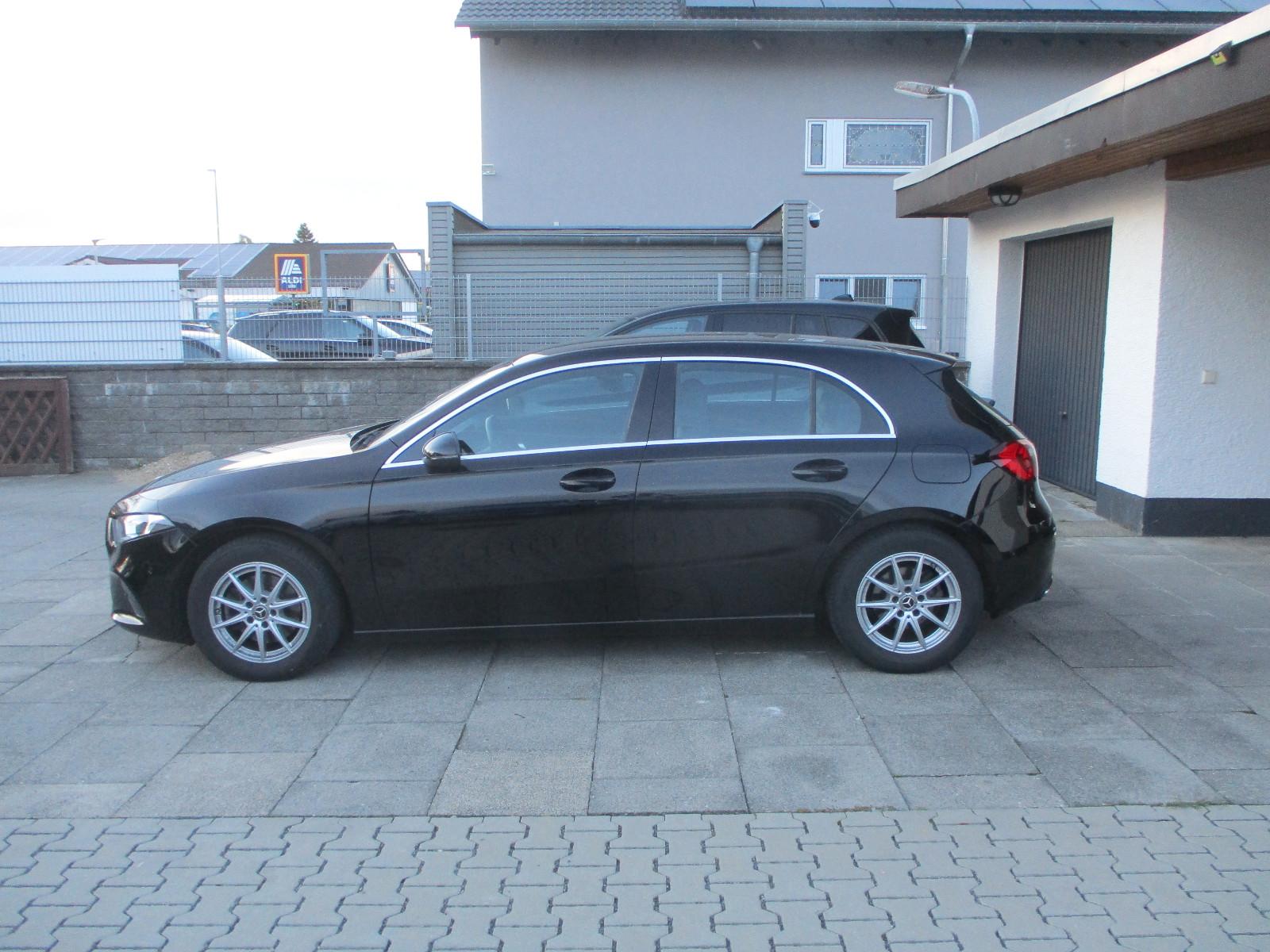 Mercedes-Benz A 180 d NAVI LEDER KAMERA TEMP SPURH SITZH PDC