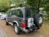 Toyota Land Cruiser GRJ76 VX 272 PS - Toyota Land Cruiser mit Benzin-Antrieb: Geländewagen