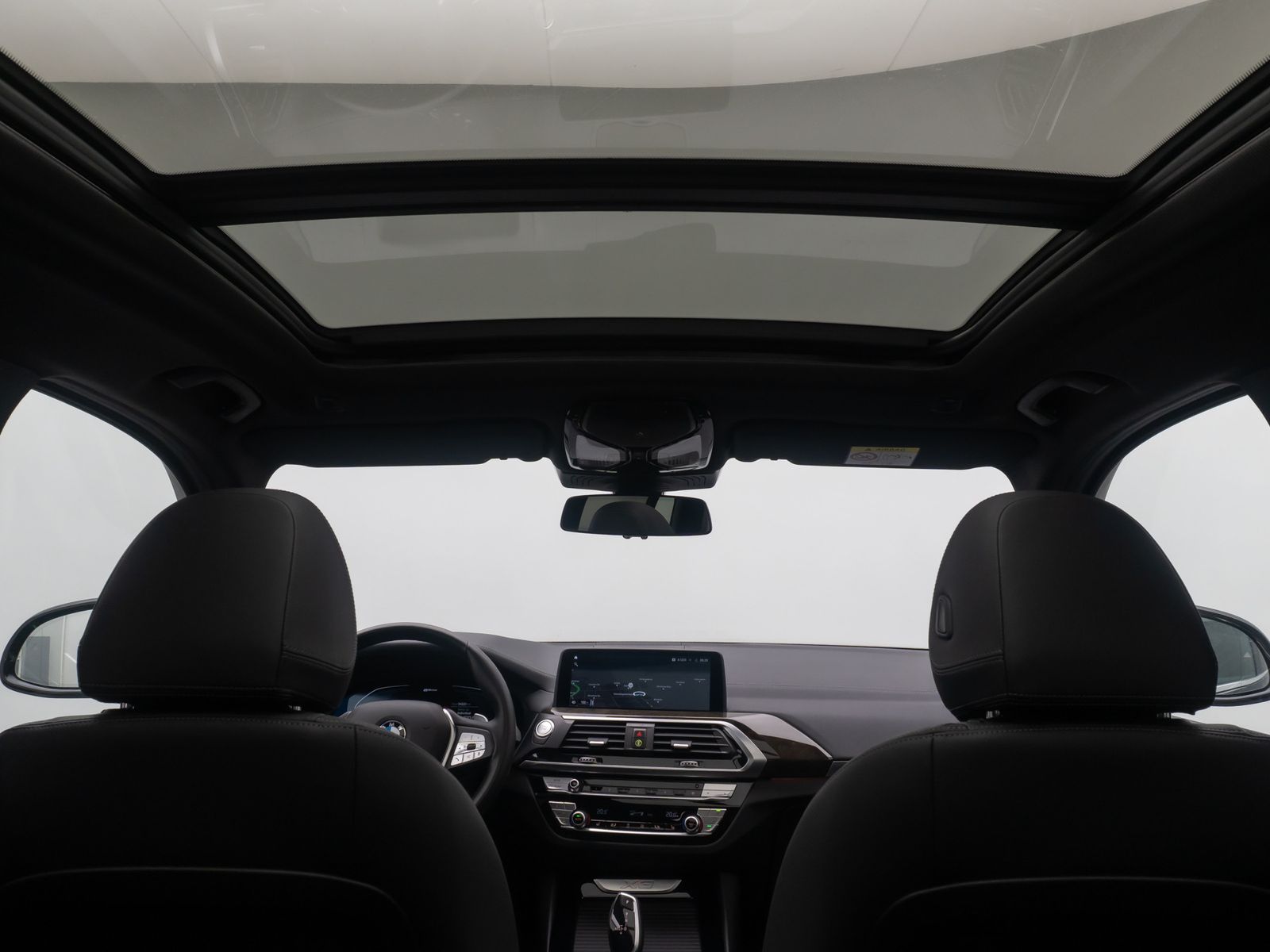 Fahrzeugabbildung BMW X3 xD30e LuxuryLine HUD DAB HiFi Panorama 19Zoll