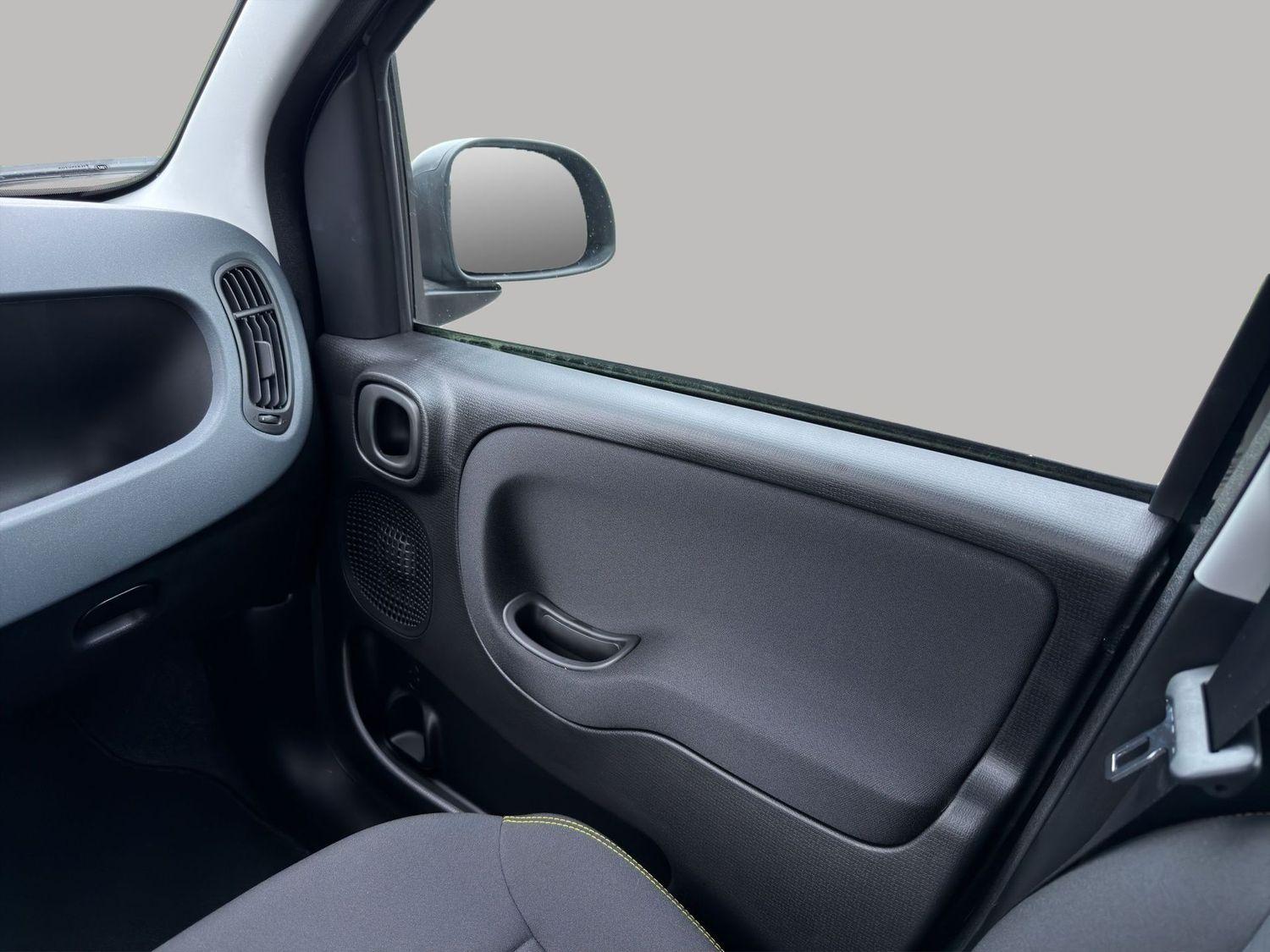 Fiat 99€ LEAS Panda PANDINA CROSS DAB SPURHALTE CITY