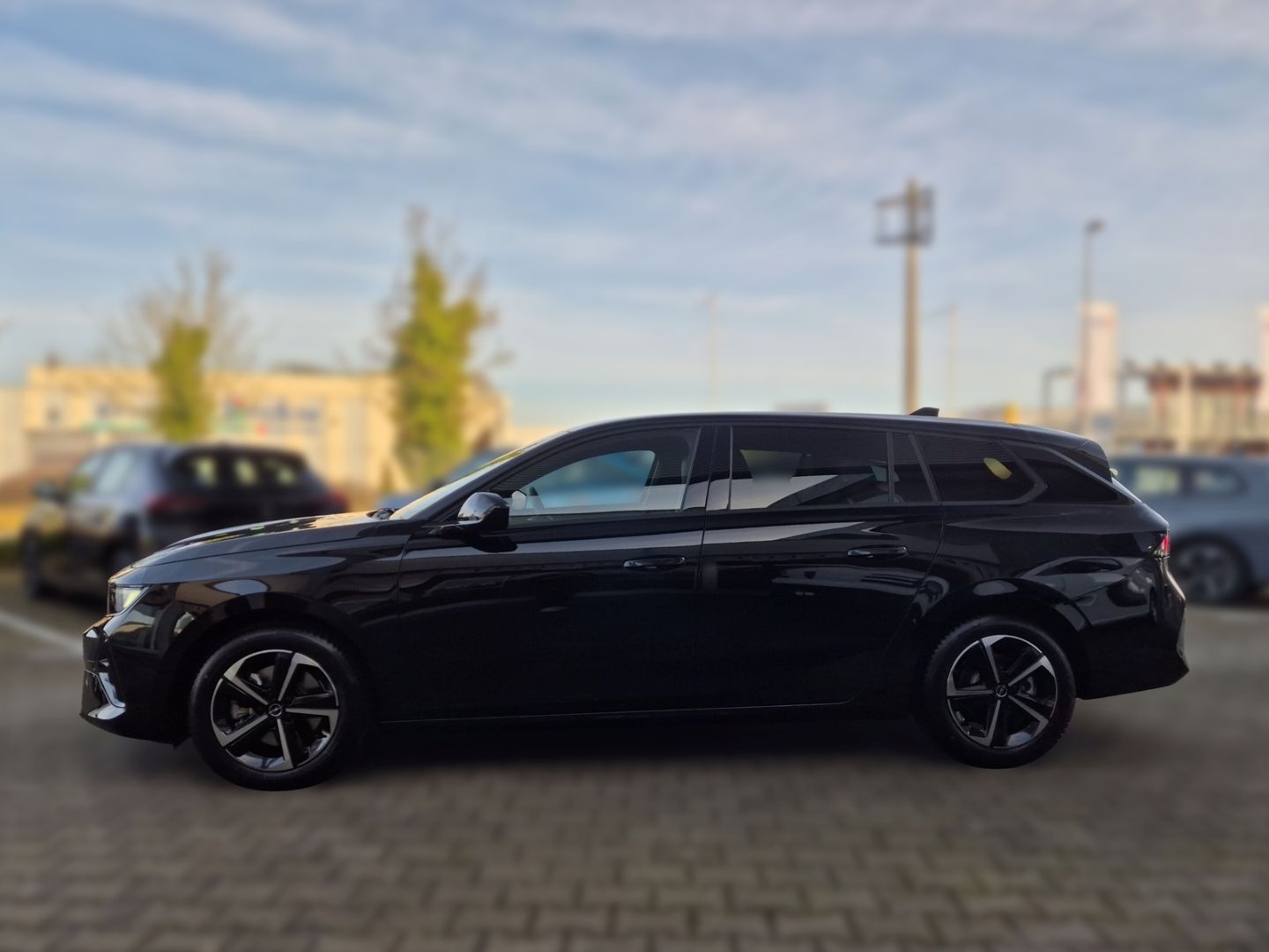 Fahrzeugabbildung Opel Astra 1.5 D EU6e L Sports Tourer GS HUD Navi 360