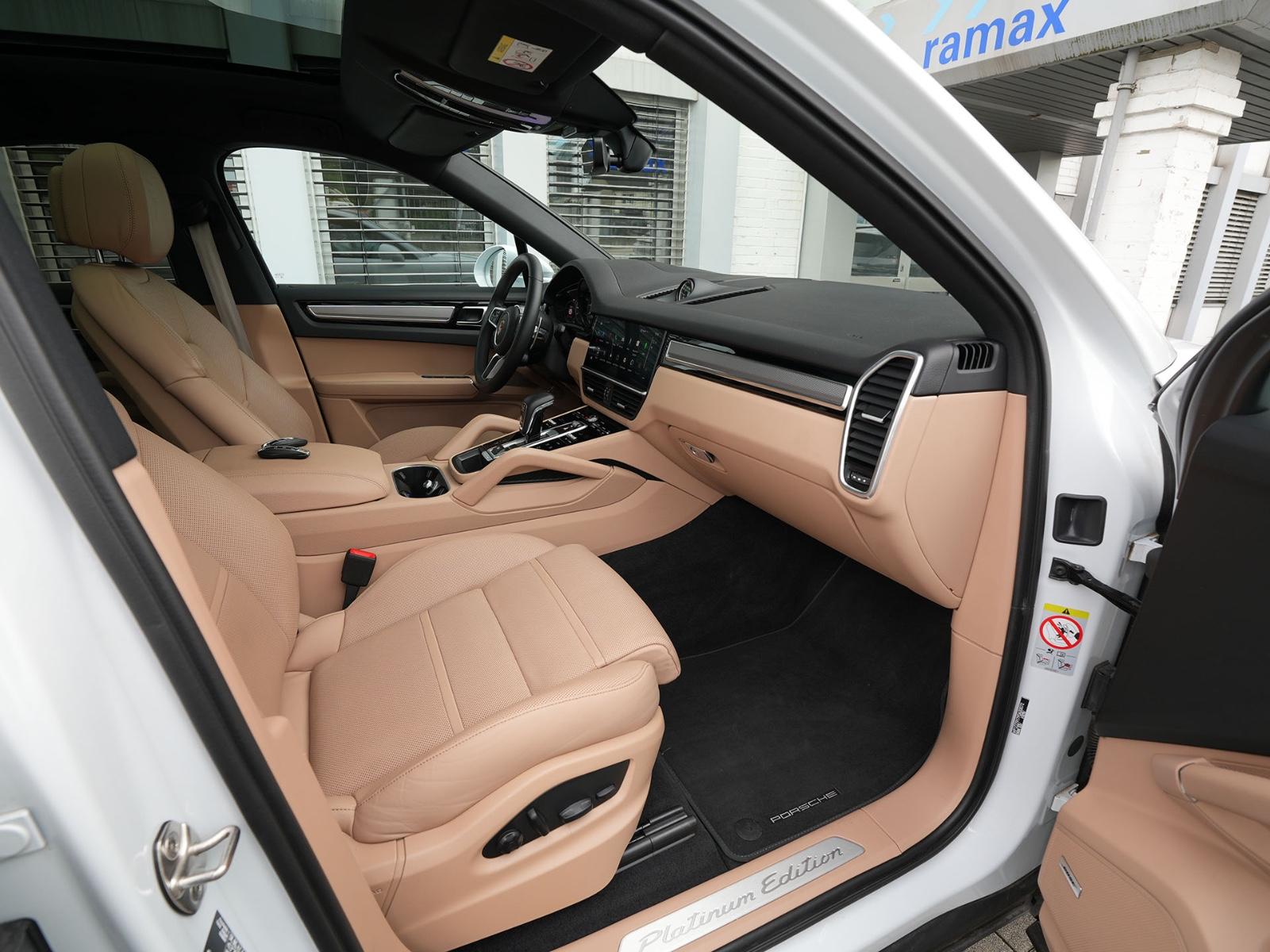 Porsche E-Hybrid CoupéPLATINUM-INNO-PANO-HUD-LEDER BEIGE
