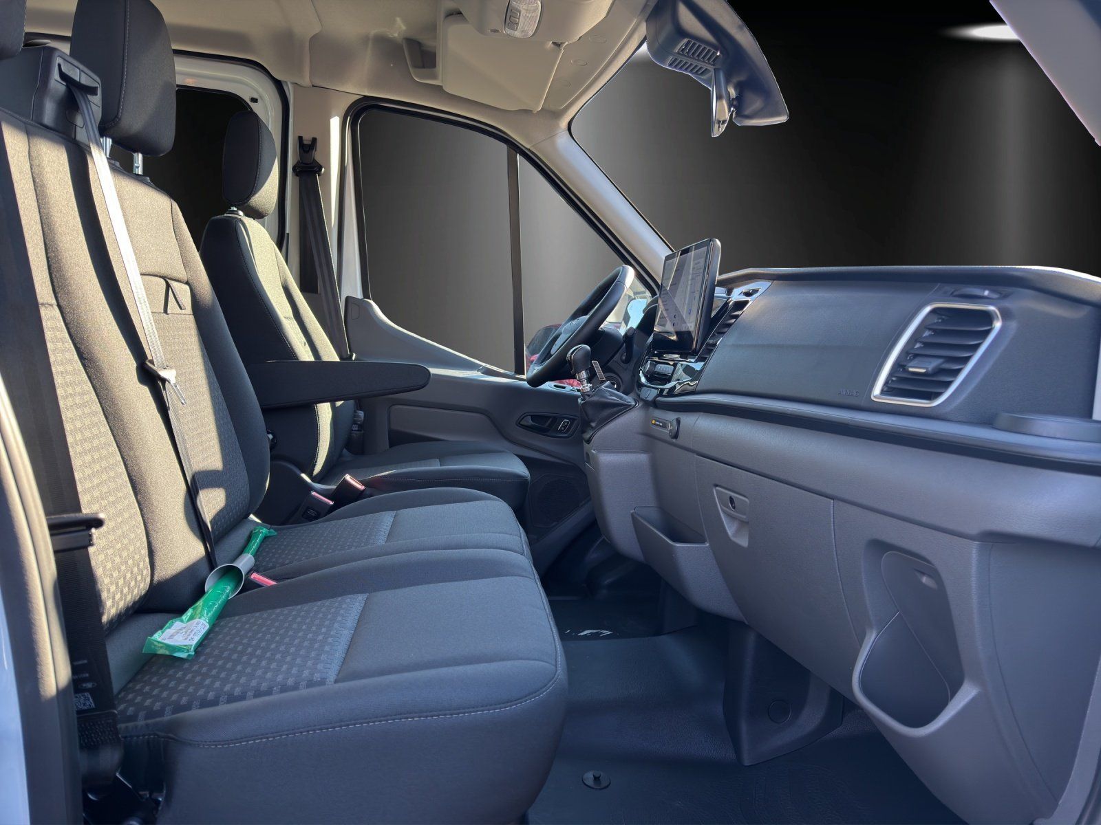 Fahrzeugabbildung Ford Transit Doka Pritsche 350 L3