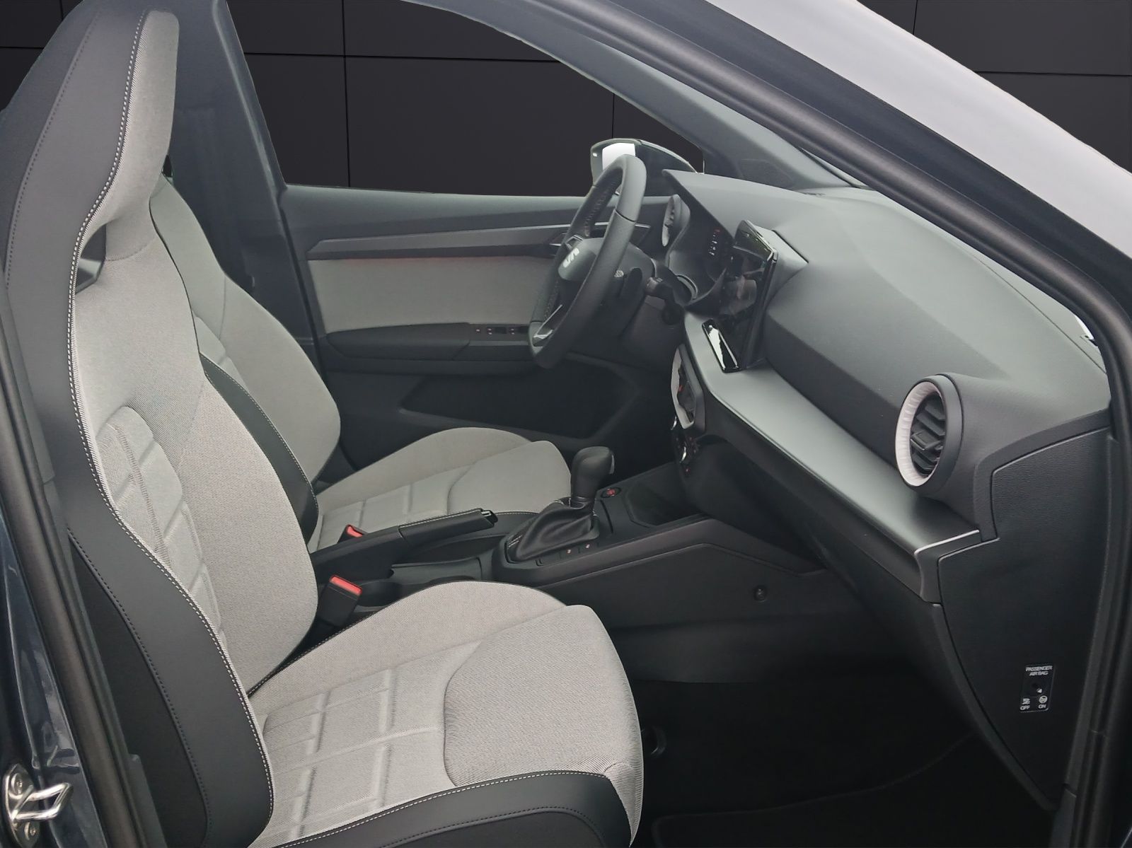 Fahrzeugabbildung SEAT Arona FR Tech Kessy LED