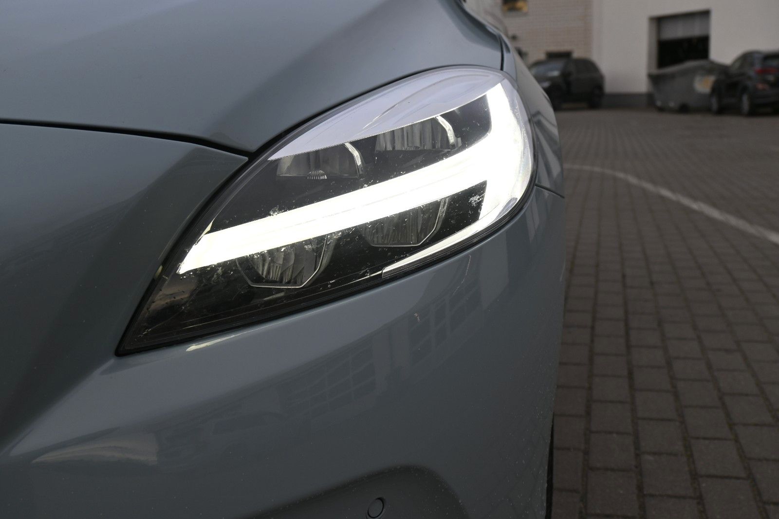 Fahrzeugabbildung Volvo V40 D2  Kinetic *TEMPO*NAV*LED*RFK*CD*