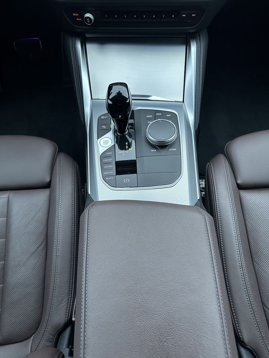 Fahrzeugabbildung BMW M440i Gran Coupé xDrive NAV+LED+HEAD-UP+AHK+19ZO