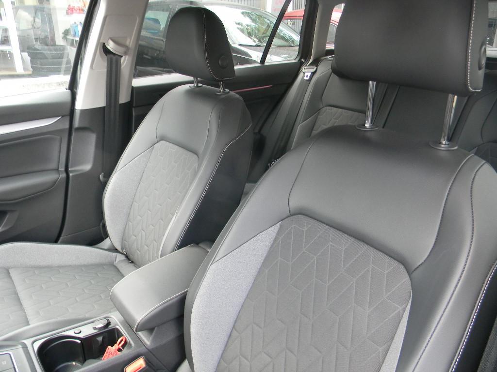Volkswagen Golf VIII Variant 1.5 TSI 110 kW Goal 6 GANG AHK, миниатюра 12