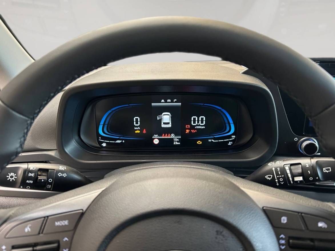 Fahrzeugabbildung Hyundai i20 Select Funktionspaket PDC Navi Rückfahrkamer
