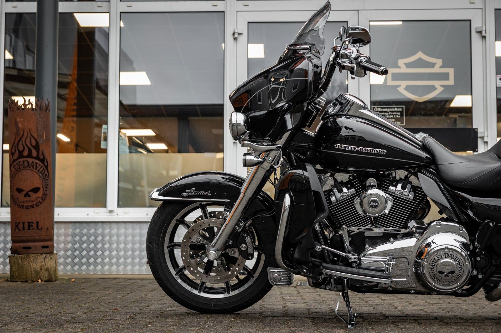 Fahrzeugabbildung Harley-Davidson ULTRA LIMITED LOW FLHTKL 103CUI - JEKILL&HYDE -