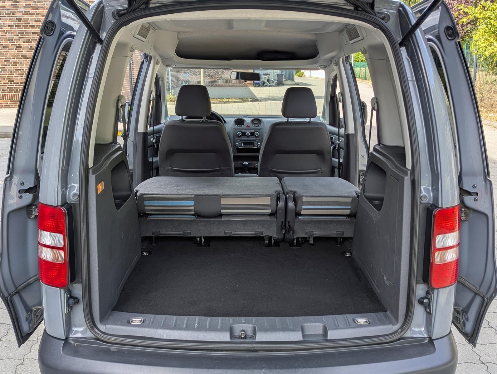 Volkswagen Caddy 2012 — photo 22