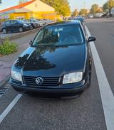 Volkswagen Bora 1.6 Basis Basis - Volkswagen Bora Basis mit Benzin-Antrieb