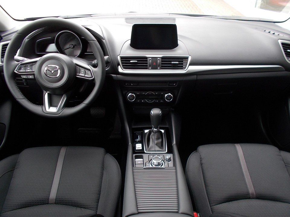 Fahrzeugabbildung Mazda 3 Signature+ G-120 AT NAVI RFK SHZ HUD LogIn Blu