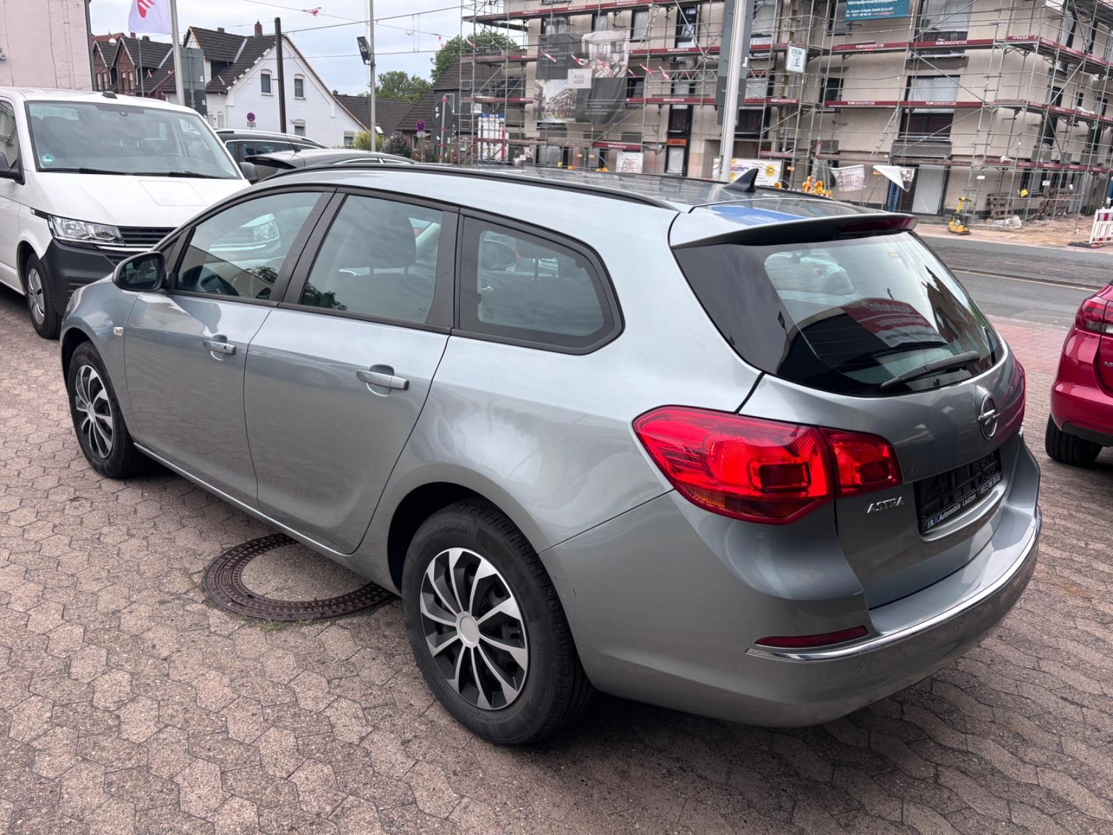 Opel Astra 2014 — photo 9