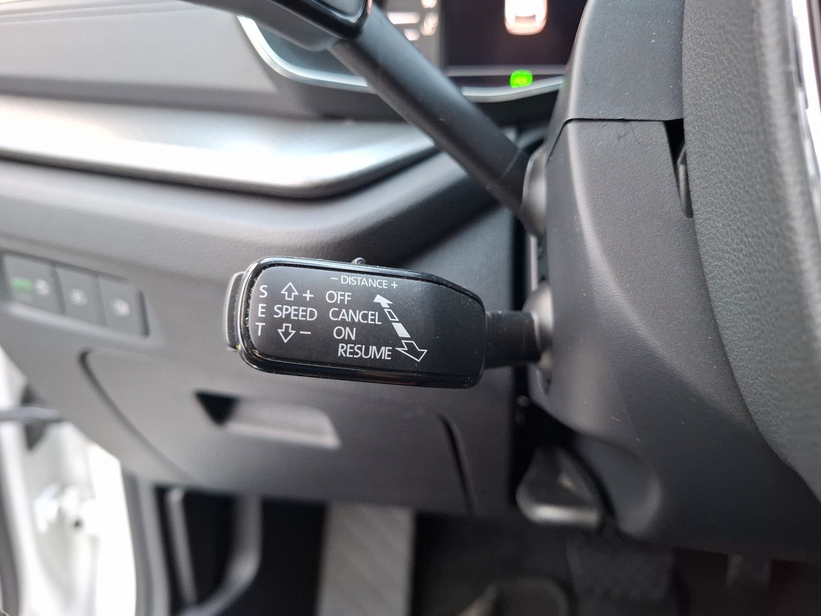 Fahrzeugabbildung SKODA Octavia Combi TDI Ambition DSG LED Navi ACC PDC