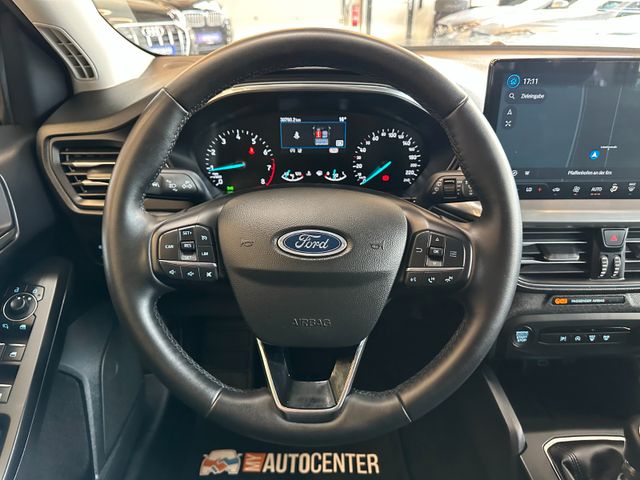 MYAUTOCENTER – Gebraucht- und Jahreswagen mit Werkstattservice in Pfaffenhofen Ford Focus *KEYLESS*ACC*NAV*1-HAND*2-ZONEN*
