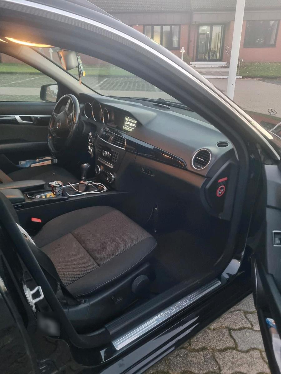 Mercedes-Benz C220 2012 — photo 9