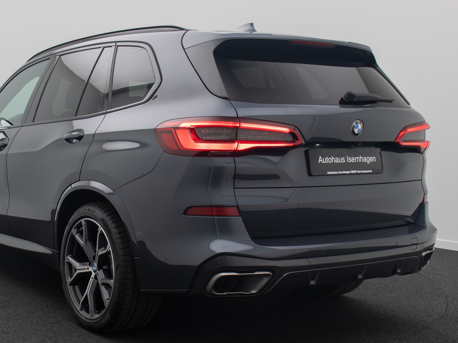 Fahrzeugabbildung BMW X5 M50d Panorama H/K 360° AHK Komfort HUD DAB