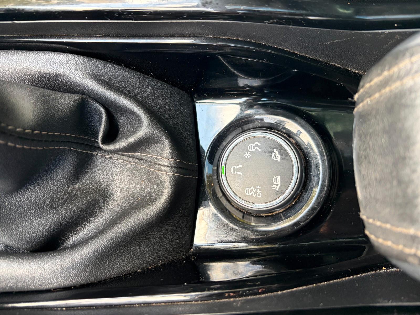Peugeot 2008 2015 — photo 14