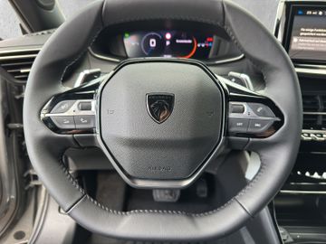 Peugeot 2008 Hybrid 136 Allure +SHZ+SpurH+PDC+LM