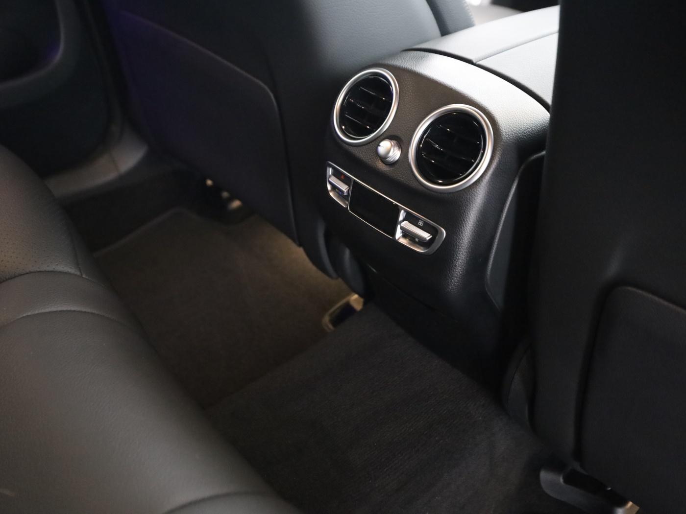 Mercedes-Benz EQC 400 4M AHK+DISTR+MULTIBEAM+360°+KEYLESS+AMBI