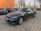 BMW 320 d xDrive M Sport*Glass.Dach*Head Up*360Kamer