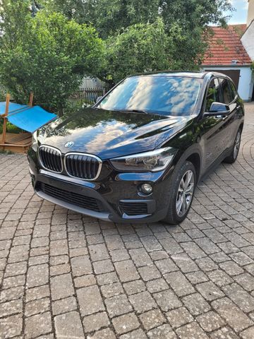 BMW X1 xDrive20d - AHK  8 FACH ALU