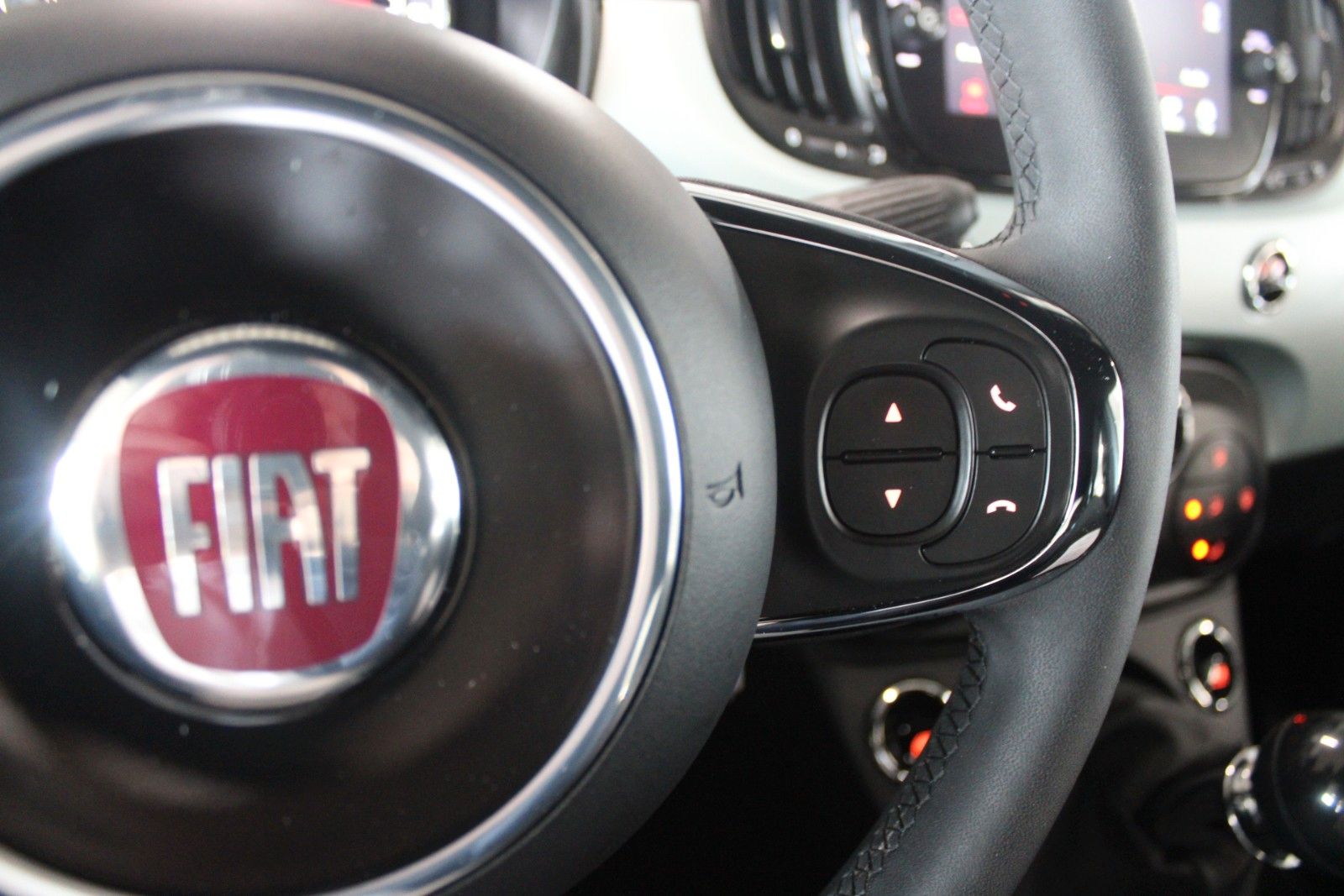 Fahrzeugabbildung Fiat 500C CABRIO Hybrid DOLCEVITA DAB PDC APP LINK