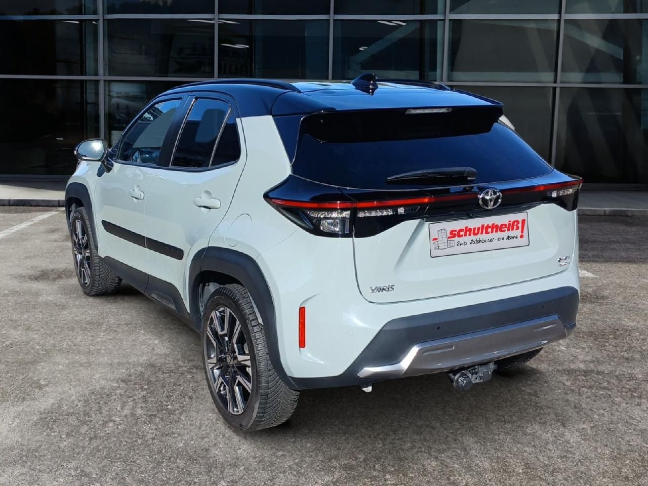 Fahrzeugabbildung Toyota Yaris Cross Hybrid AWD-i Premiere Edition