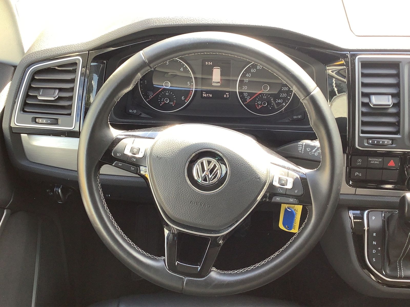 Fahrzeugabbildung Volkswagen T6 Multivan TDI 4M DSG GEN SIX LED ACC STH NAVI