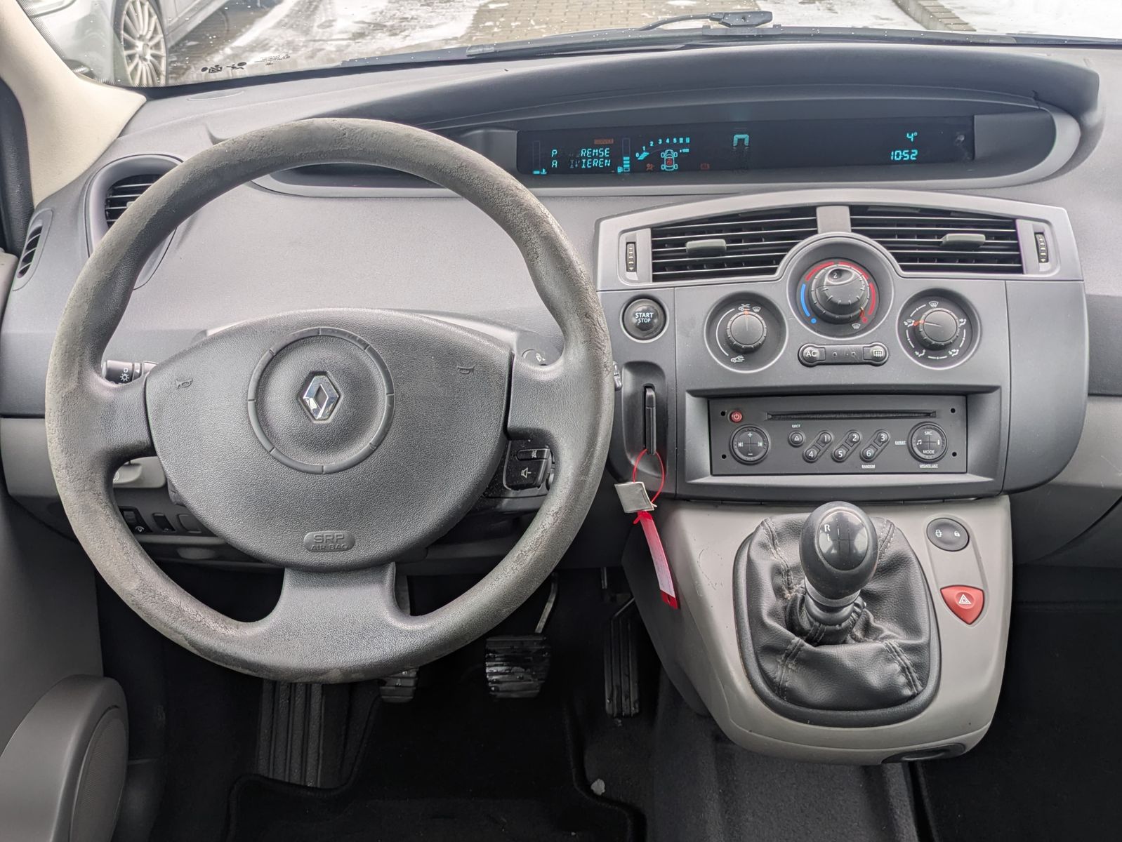 Fahrzeugabbildung Renault Grand Scenic 1.6 KLIMA*ISO*ZAHNRIEMEN NEU*2HAND