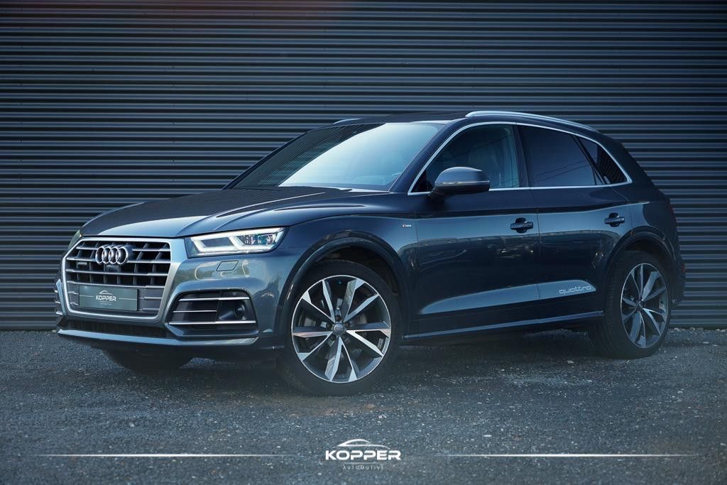 AUDI Q5 2.0 TDI quattro Sport S Line / Pano / Virtual
