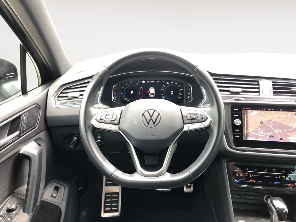 Fahrzeugabbildung Volkswagen Tiguan 1.5 TSI DSG Life AHZV NAVI Standheizung R