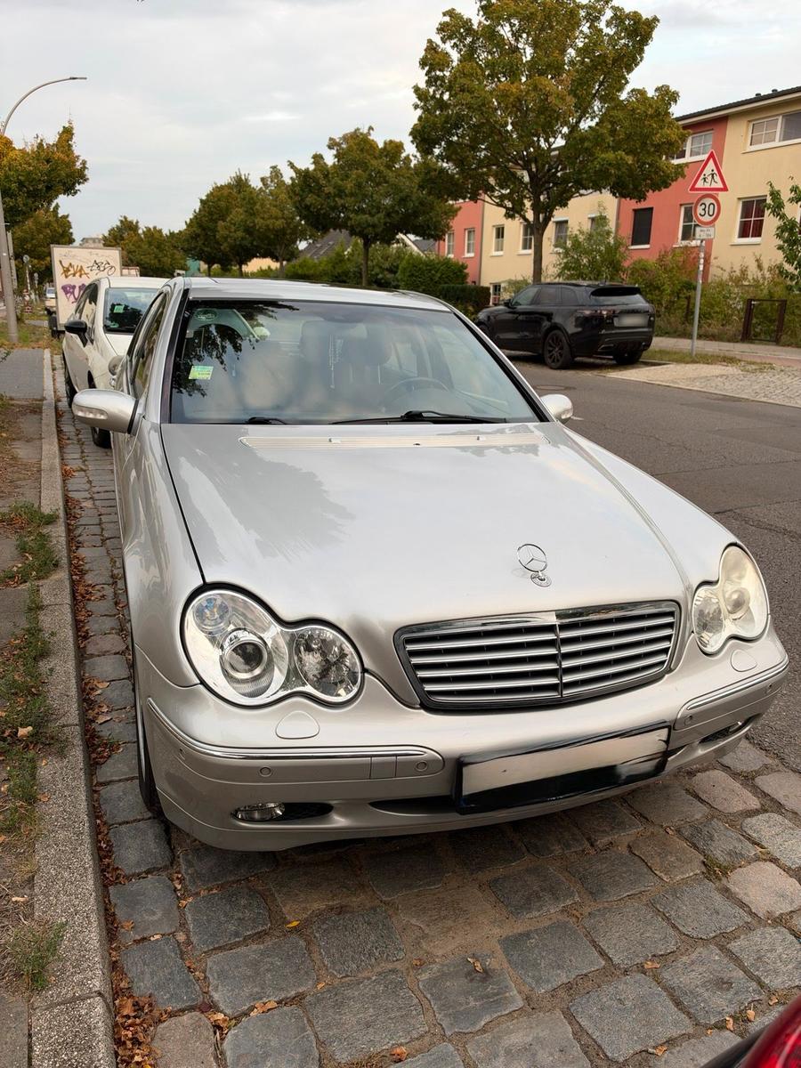 Mercedes-Benz C 240
