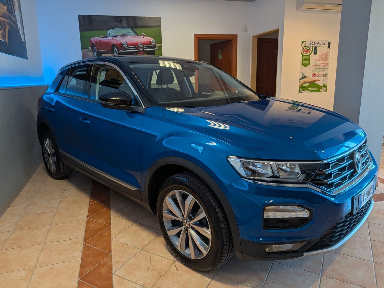 Volkswagen T-Roc 1.6 TDI SCR Business BlueMotion imagem 2