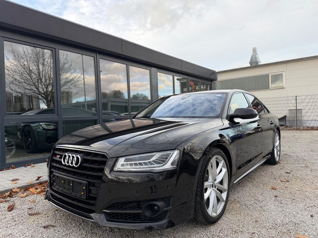 Audi S8