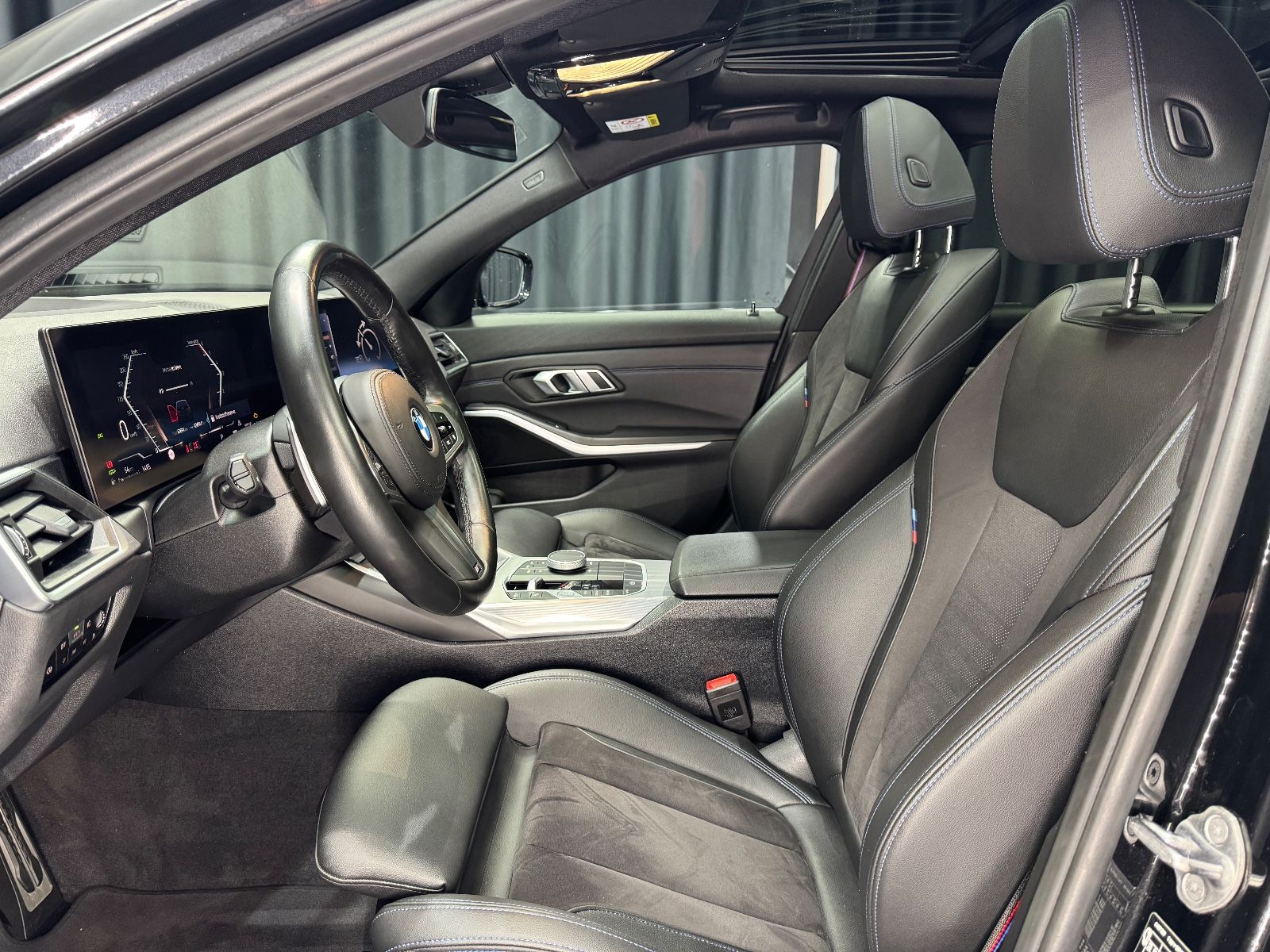 Fahrzeugabbildung BMW 320d M SPORT PRO Touring |PANO|HEAD-UP|AHK