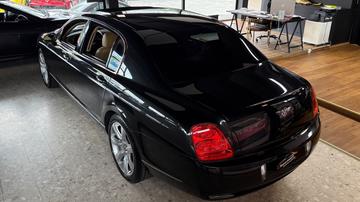 2005 Bentley CONTINENTAL FLYING SPUR — миниатюра 13