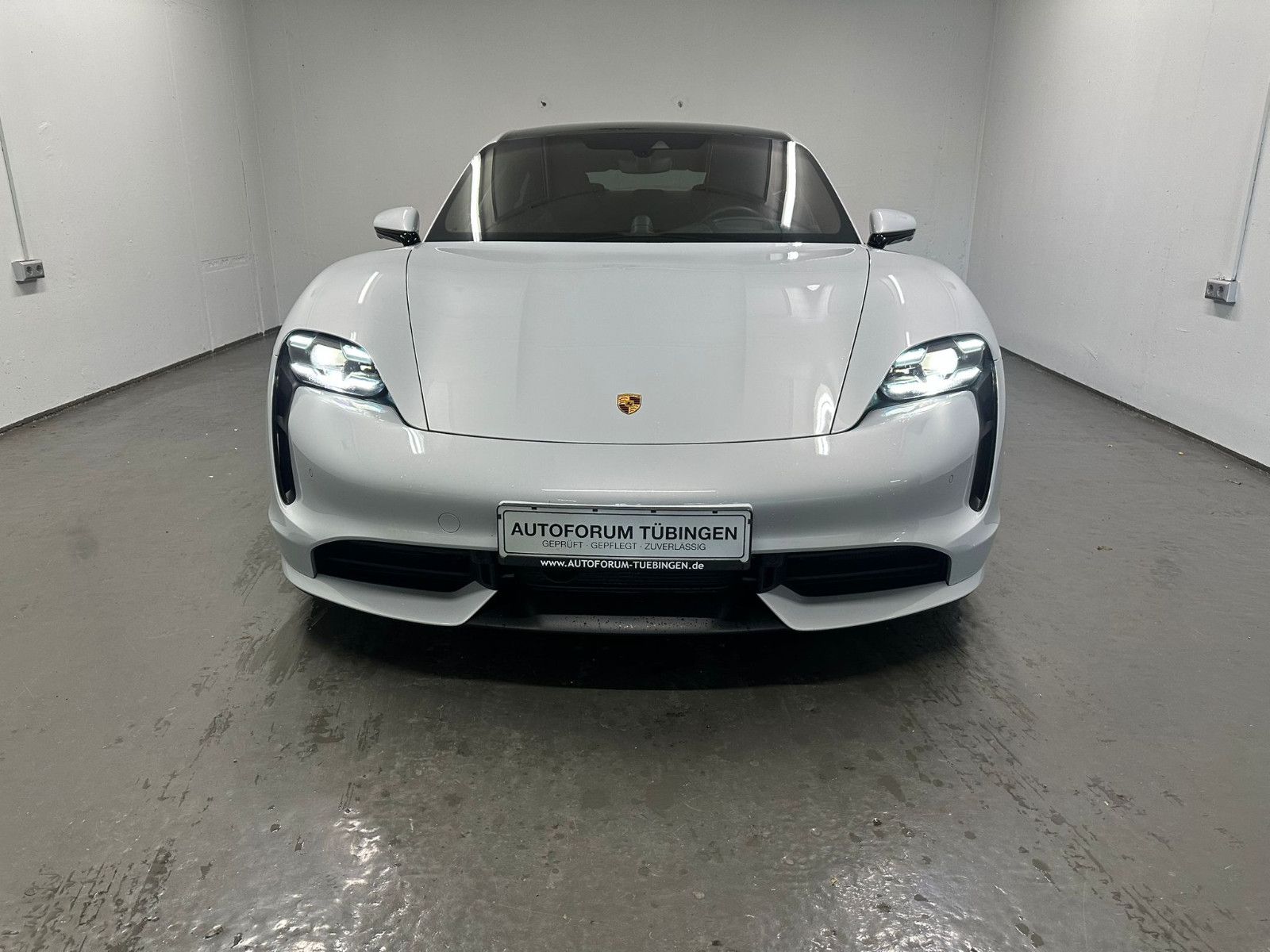 Fahrzeugabbildung Porsche Taycan Turbo *VOLL*KERAMIC*PANORAMA*
