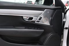 Fahrzeugabbildung Volvo S90 D5 AWD R-Design*LUFT*HUD*360*MASSAGE*21"*DAB