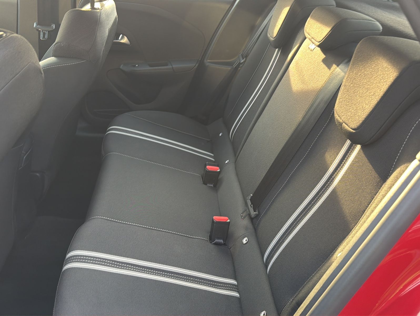 Fahrzeugabbildung Opel Corsa GS 101 PS