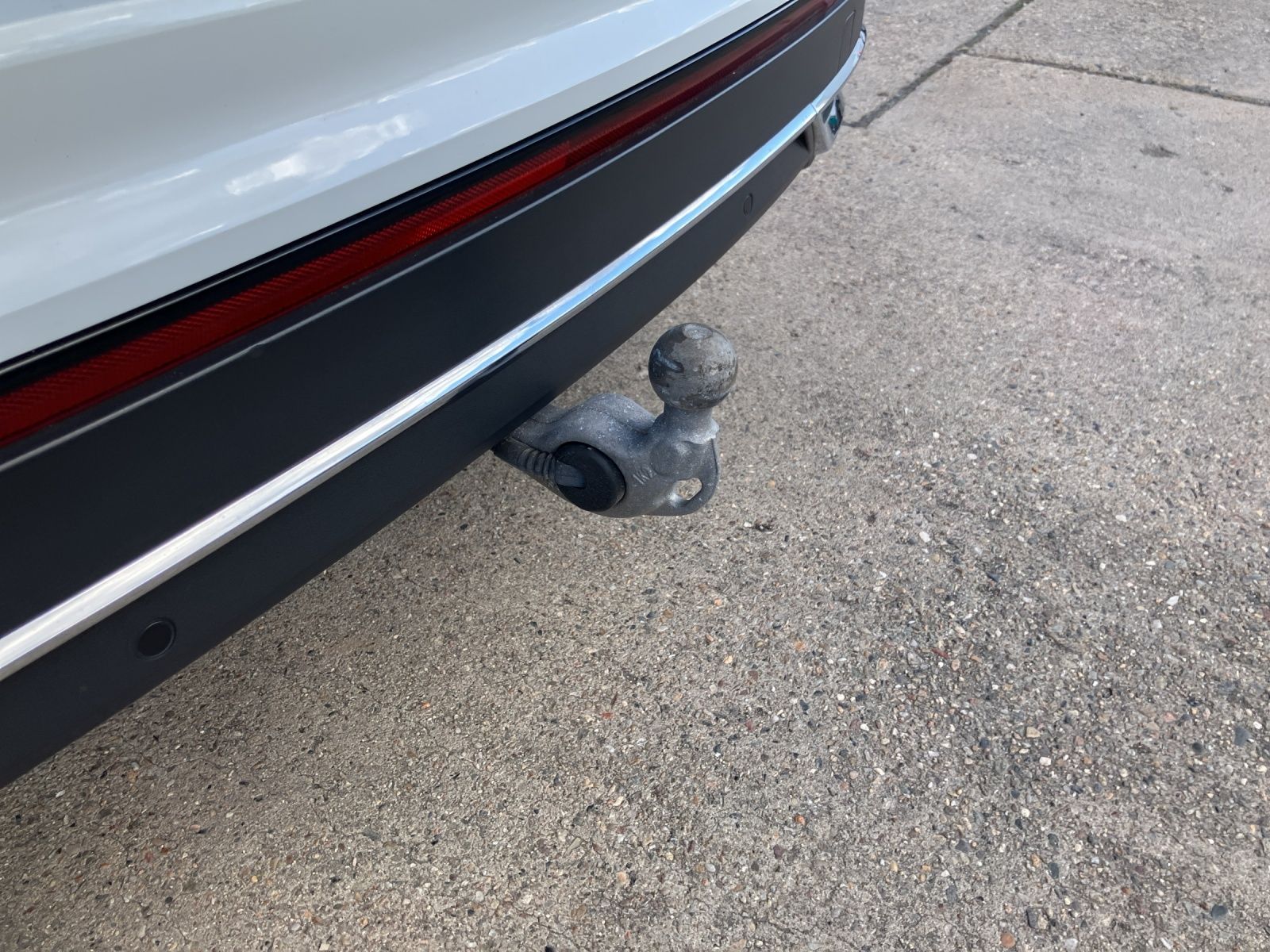 Fahrzeugabbildung Volkswagen Tiguan Life Sport TDI DSG LED ACC AHK SH Ambient