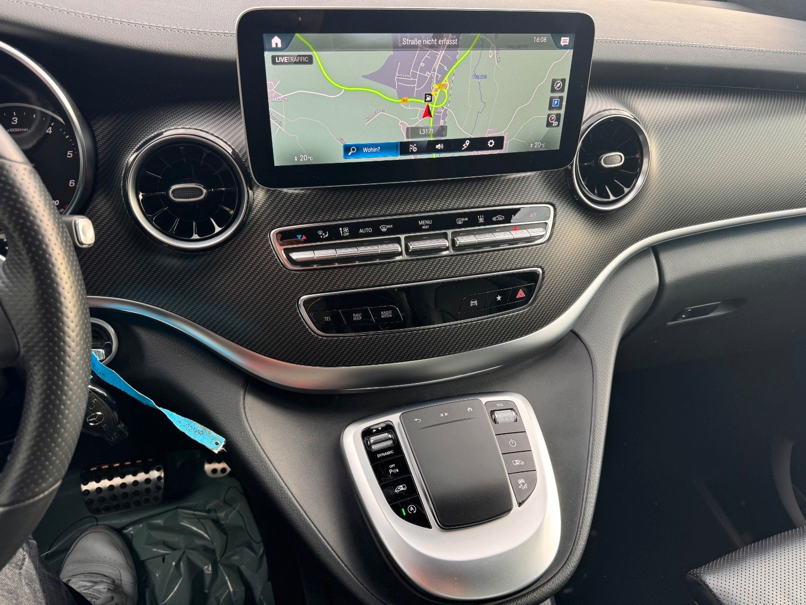 Fahrzeugabbildung Mercedes-Benz V 300 d 4MATIC AVA ED AMG DISTR Stdh AHK2,5 PANO