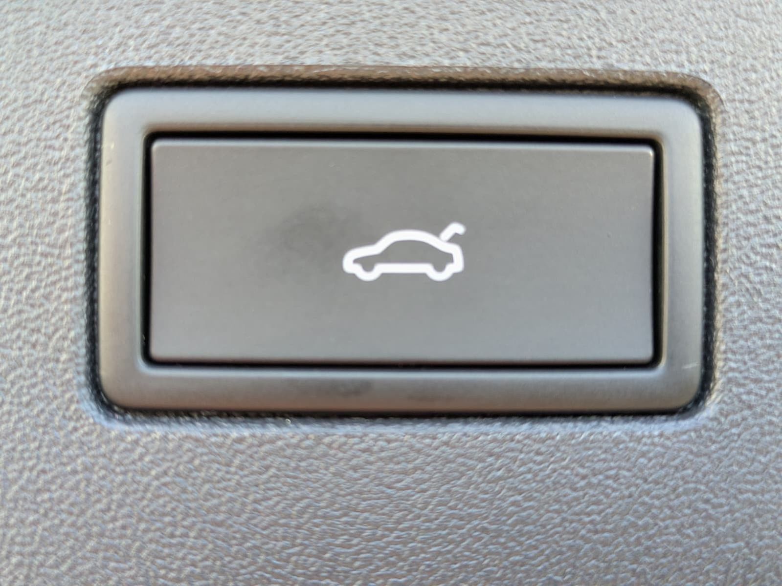 Fahrzeugabbildung Volkswagen Tiguan 2.0TDI R-Line 4M Pano Black Matrix AHK 20