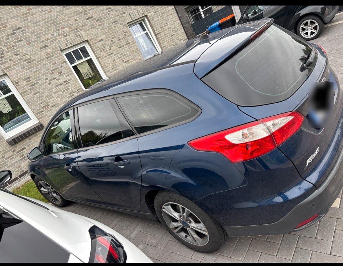 Ford Focus 2014 — rear view